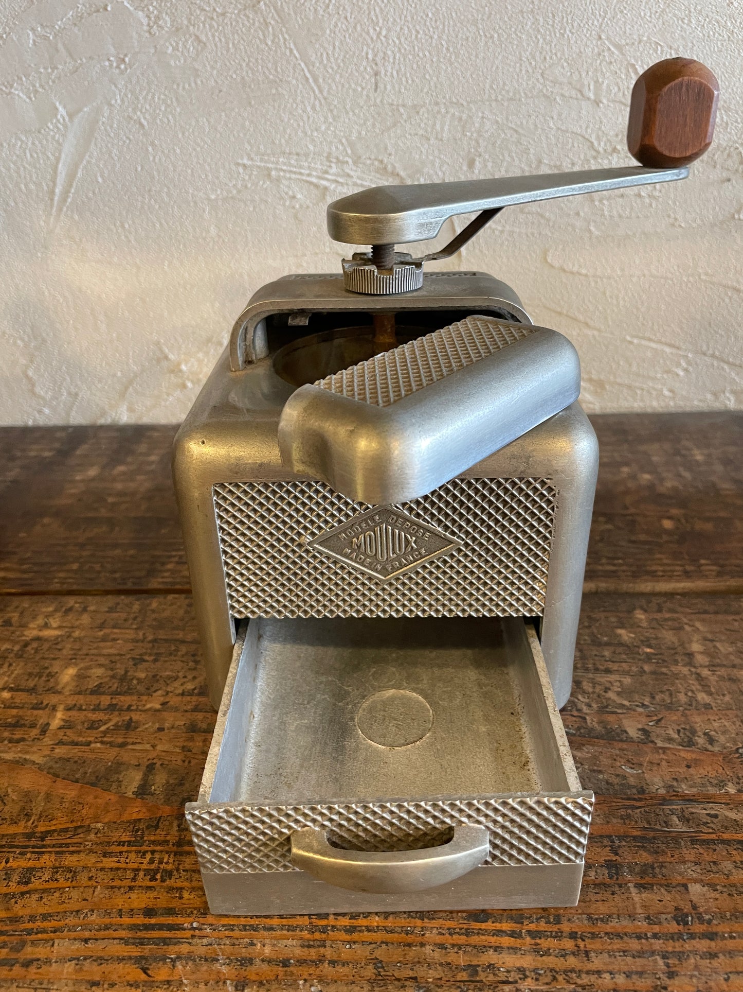 【№ 21】 MOULUX cast aluminum coffee mill