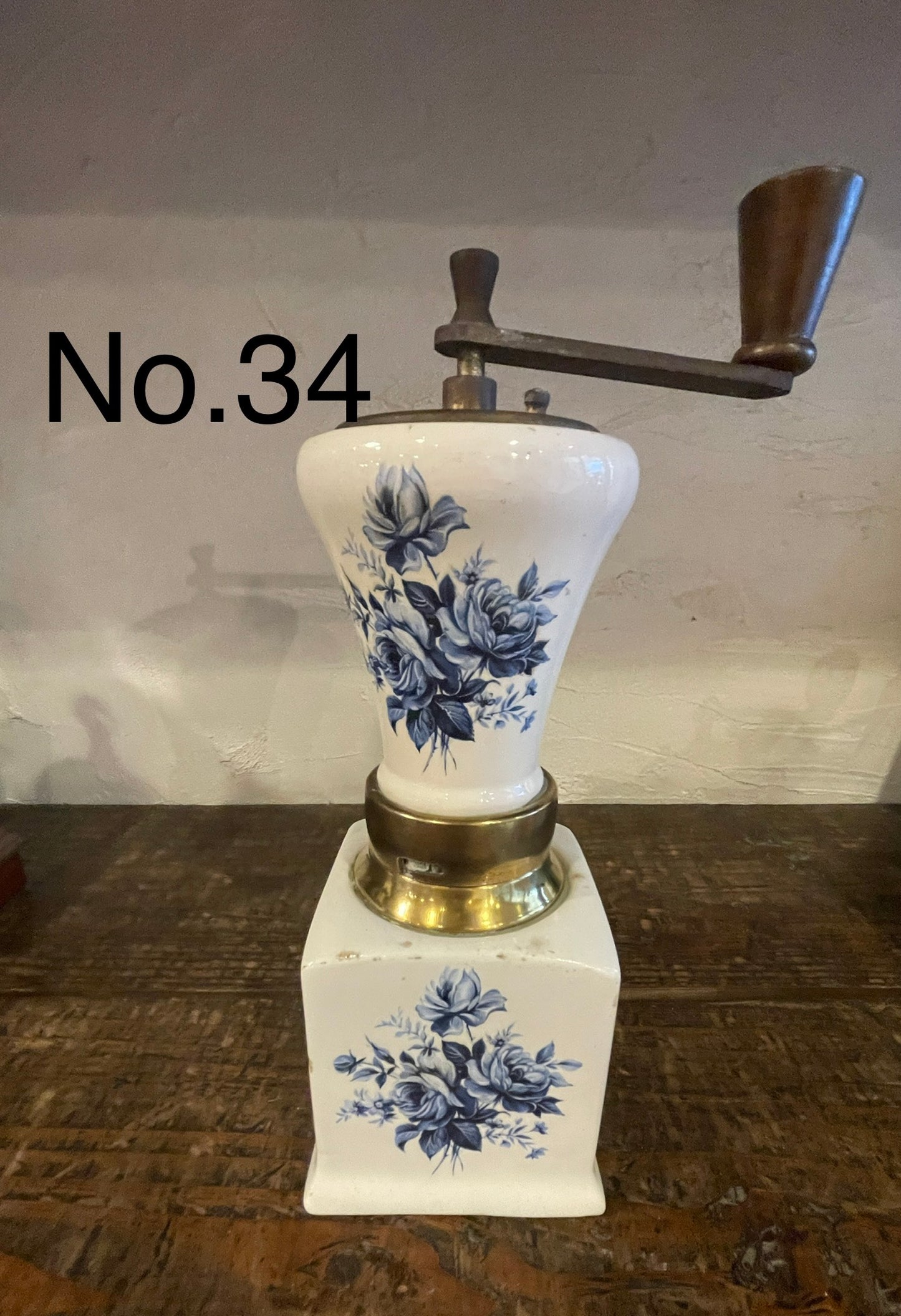 【№ 34】 MAZZONI porcelain coffee mill