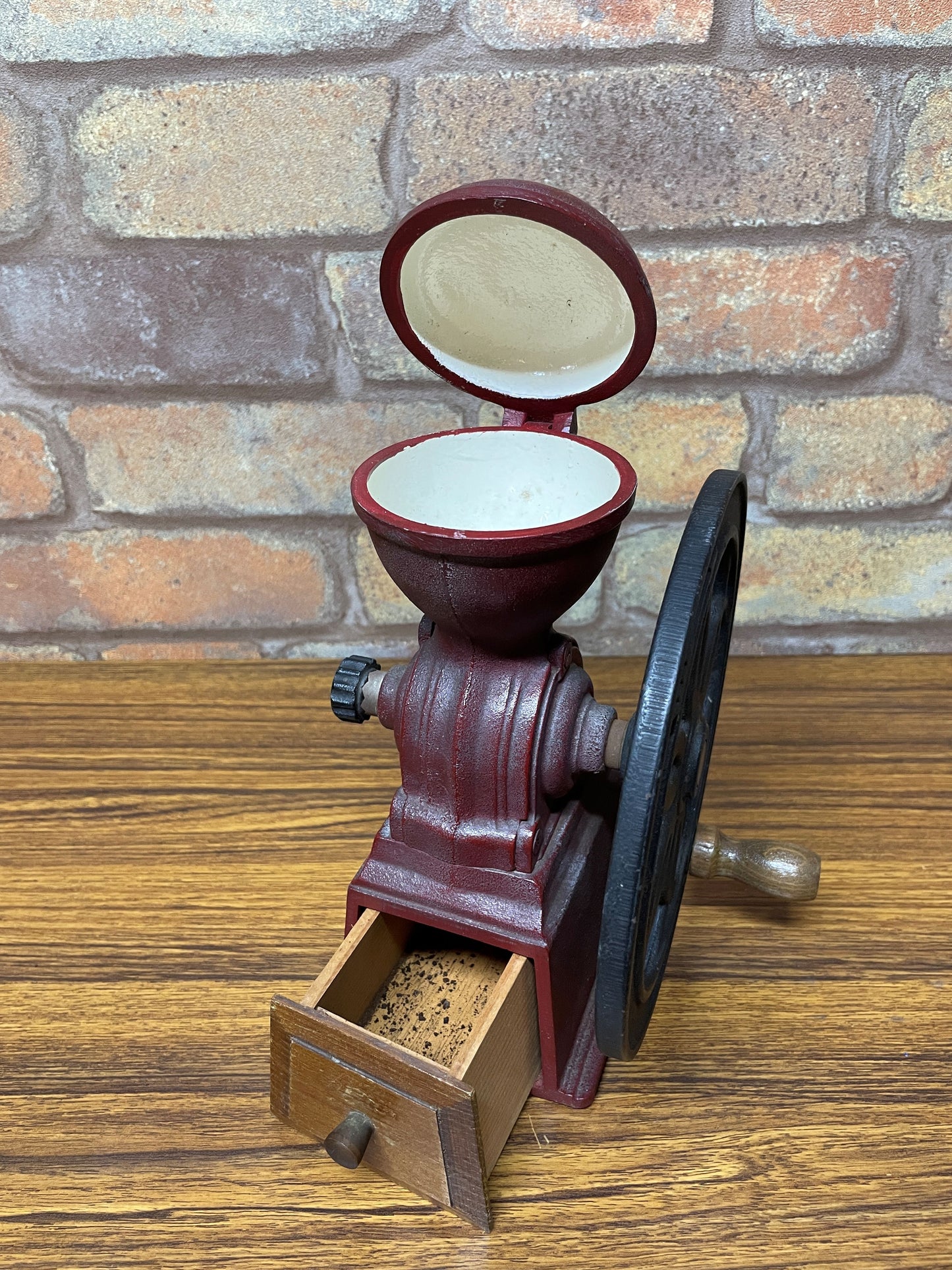 【vintage009】 KALITA cast iron coffee mill "DIA MILL"