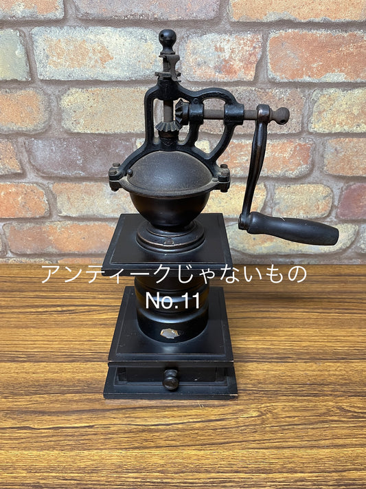 【vintage011】 B.G.(ITALY) wood coffee mill