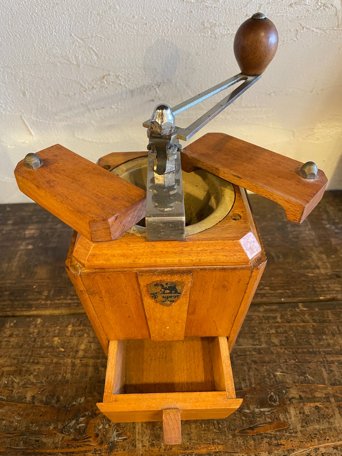 【№ 37】 PEUGEOT wood coffee mill model "Le RIC"