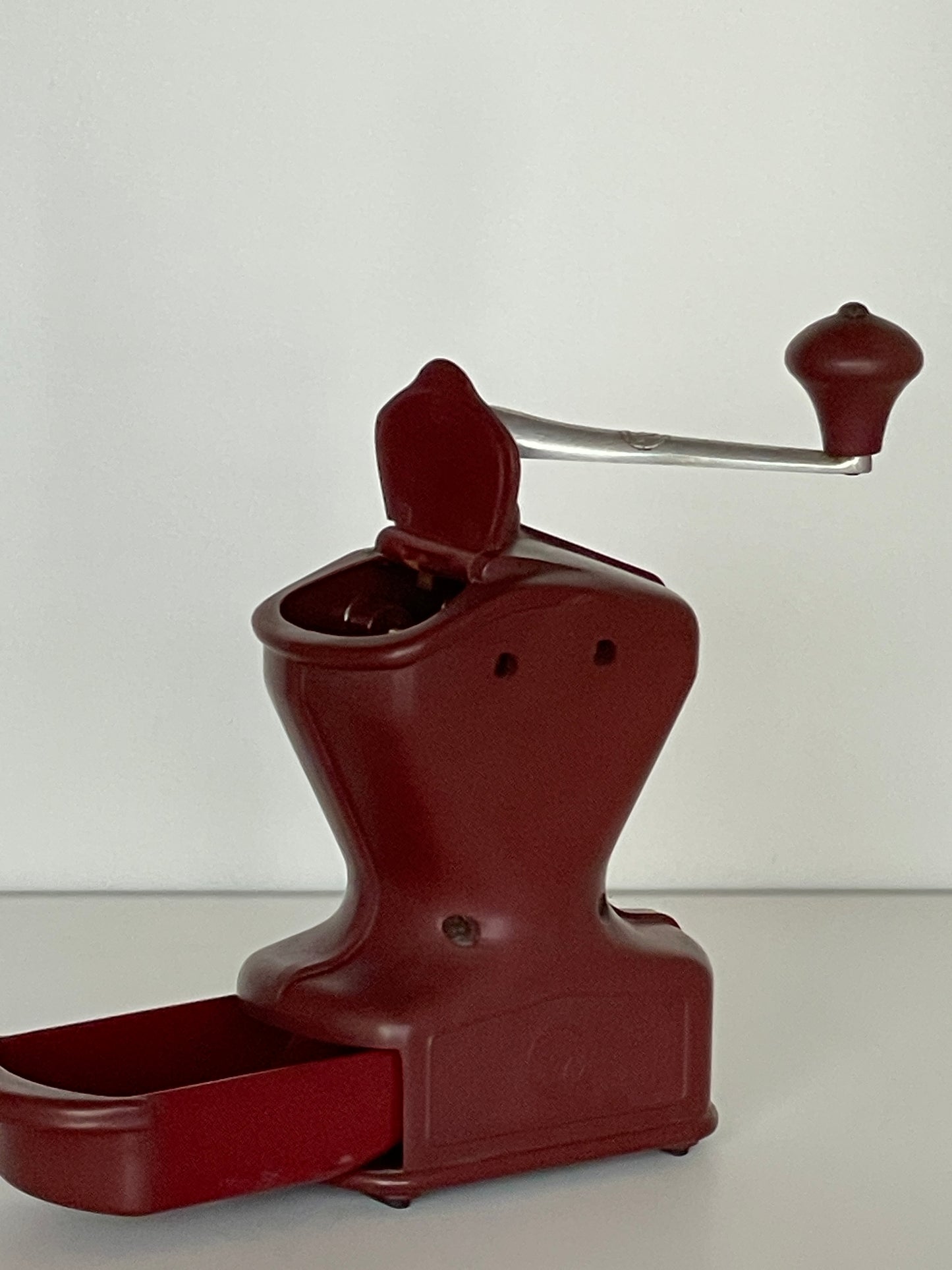 【№ 57】 KyM Bakelit (Slightly bright red)