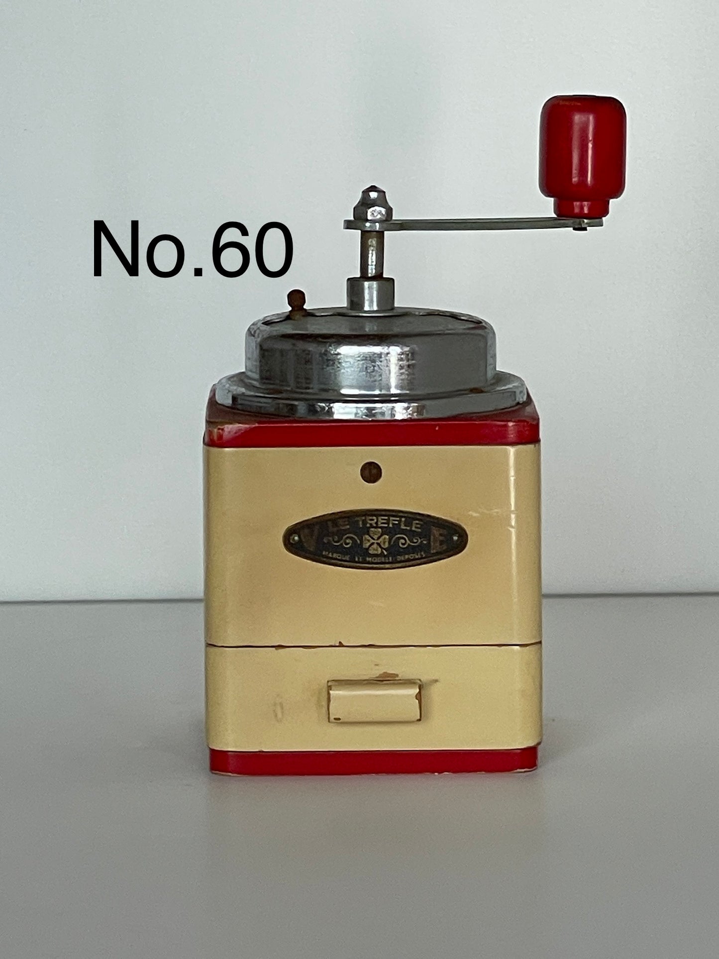 【№ 60】 LE TREFLE wood box mill